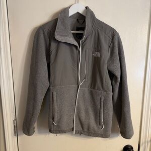 The North Face Women’s Gray Fleece Jacket Denali